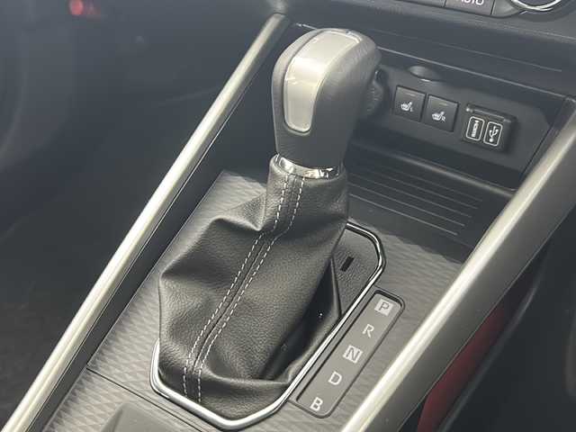 トヨタ ライズ Z 熊本県 2025(令7)年 0.1千km シャイニングホワイトパール ・登録済未使用車/・純正９インチディスプレイオーディオ/・BT/Apple Car Play/Android Auto/HDMI/・フルセグTV/・バックカメラ/・プリクラッシュセーフティ/・レーンキープアシスト/・レーダークルーズコントロール/・先行車発進お知らせ/・クリアランスソナー/・前後コーナーセンサー/・LEDヘッドライト/・オートライト/・フォグランプ/・ステアリングスイッチ/・前席シートヒーター/・純正１７インチアルミホイール/・スマートキー/・スペアキー/・電動格納ミラー/・ドアアームレスト（ソフトレザー調）