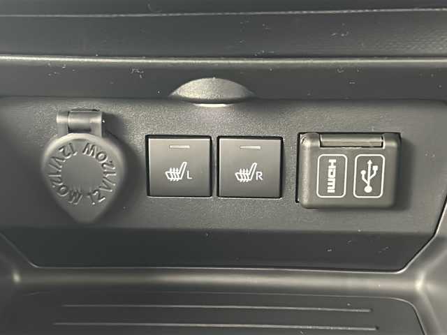 トヨタ ライズ Z 熊本県 2025(令7)年 0.1千km シャイニングホワイトパール ・登録済未使用車/・純正９インチディスプレイオーディオ/・BT/Apple Car Play/Android Auto/HDMI/・フルセグTV/・バックカメラ/・プリクラッシュセーフティ/・レーンキープアシスト/・レーダークルーズコントロール/・先行車発進お知らせ/・クリアランスソナー/・前後コーナーセンサー/・LEDヘッドライト/・オートライト/・フォグランプ/・ステアリングスイッチ/・前席シートヒーター/・純正１７インチアルミホイール/・スマートキー/・スペアキー/・電動格納ミラー/・ドアアームレスト（ソフトレザー調）