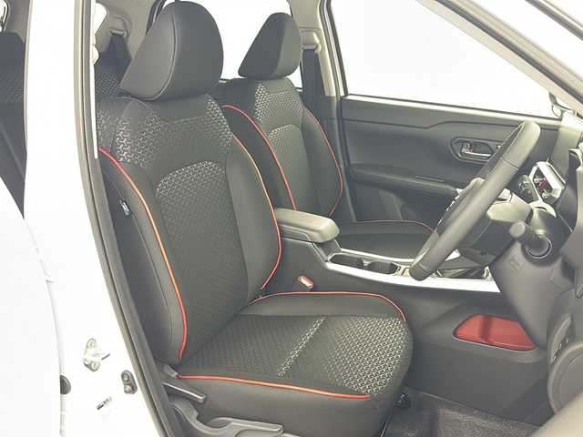 トヨタ ライズ Z 熊本県 2025(令7)年 0.1千km シャイニングホワイトパール ・登録済未使用車/・純正９インチディスプレイオーディオ/・BT/Apple Car Play/Android Auto/HDMI/・フルセグTV/・バックカメラ/・プリクラッシュセーフティ/・レーンキープアシスト/・レーダークルーズコントロール/・先行車発進お知らせ/・クリアランスソナー/・前後コーナーセンサー/・LEDヘッドライト/・オートライト/・フォグランプ/・ステアリングスイッチ/・前席シートヒーター/・純正１７インチアルミホイール/・スマートキー/・スペアキー/・電動格納ミラー/・ドアアームレスト（ソフトレザー調）