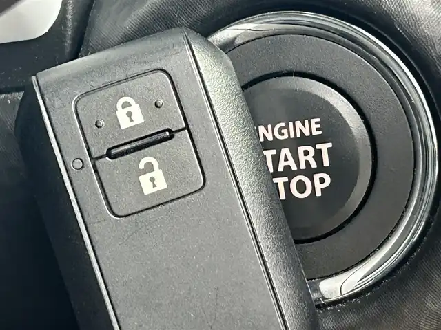 スズキ ハスラー HYBRID G 道央・札幌 2023(令5)年 0.4万km アクティブイエロー/ソフトベージュメタリック ・４WD/・社外ナビ/・バックカメラ/・ETC/・デュアルカメラサポートブレーキ/・アダプティブクルーズコントロール/・レーンキープアシスト/・ダウンヒルアシストコントロール/・前後コーナーセンサー/・オートライト/・ステアリングスイッチ/・ヘッドライトレベライザー/・社外レーダー/・プッシュスタート/・スマートキー/・保証書/・取説