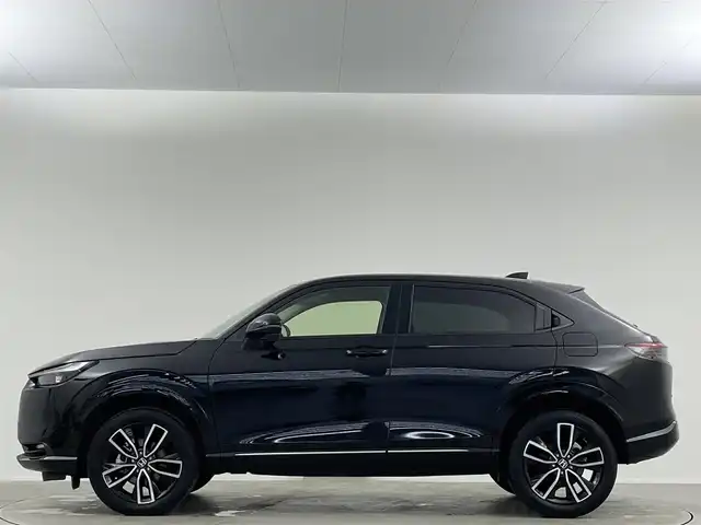 ホンダ ヴェゼル ハイブリッド e:HEV Z 埼玉県 2024(令6)年 1.8万km クリスタルブラックパール 純正９型ナビ　Ｂカメラ　温シート　ＢＳＭ　ＥＴＣ　前後ドライブレコーダー　Ｂｌｕｅｔｏｏｔｈ　ＬＥＤヘッドライト　ダウンヒルアシスト　オートハイビーム　ＭＴモード付ＡＴ　ＣＤ／ＤＶＤ　フルセグ