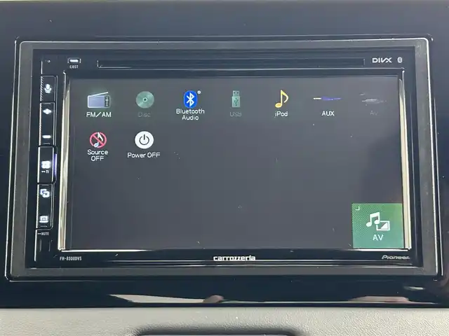 ホンダ ヴェゼル ハイブリッド e:HEV Z 道央・札幌 2024(令6)年 0.7万km プラチナホワイトパール ・４ＷＤ/・衝突軽減/・寒冷地仕様/・社外ディスプレイオーディオ/・BT/CD/USB/・バックカメラ/・ステアリングヒーター/・パワーバックドア/・ブレーキホールド/・ブラインドスポットモニター/・ハンドル支援/・パドルシフト/・ワイパーレベライザー/・アダプティブクルーズコントロール/・レーンキープアシスト/・ダウンヒルアシスト/・シートヒーター/・アイドリングストップ/・ダウンヒルアシスト/・LEDヘッドライト/・オートライト/・社外フロアマット/・革巻きステアリング/・パワーウィンドウ/・パワーステアリング/・ハーフレザーシート