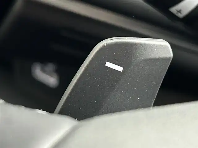 ホンダ ヴェゼル ハイブリッド e:HEV Z 道央・札幌 2024(令6)年 0.7万km プラチナホワイトパール ・４ＷＤ/・衝突軽減/・寒冷地仕様/・社外ディスプレイオーディオ/・BT/CD/USB/・バックカメラ/・ステアリングヒーター/・パワーバックドア/・ブレーキホールド/・ブラインドスポットモニター/・ハンドル支援/・パドルシフト/・ワイパーレベライザー/・アダプティブクルーズコントロール/・レーンキープアシスト/・ダウンヒルアシスト/・シートヒーター/・アイドリングストップ/・ダウンヒルアシスト/・LEDヘッドライト/・オートライト/・社外フロアマット/・革巻きステアリング/・パワーウィンドウ/・パワーステアリング/・ハーフレザーシート