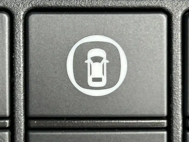 ホンダ ヴェゼル ハイブリッド e:HEV Z 道央・札幌 2024(令6)年 0.7万km プラチナホワイトパール ・４ＷＤ/・衝突軽減/・寒冷地仕様/・社外ディスプレイオーディオ/・BT/CD/USB/・バックカメラ/・ステアリングヒーター/・パワーバックドア/・ブレーキホールド/・ブラインドスポットモニター/・ハンドル支援/・パドルシフト/・ワイパーレベライザー/・アダプティブクルーズコントロール/・レーンキープアシスト/・ダウンヒルアシスト/・シートヒーター/・アイドリングストップ/・ダウンヒルアシスト/・LEDヘッドライト/・オートライト/・社外フロアマット/・革巻きステアリング/・パワーウィンドウ/・パワーステアリング/・ハーフレザーシート