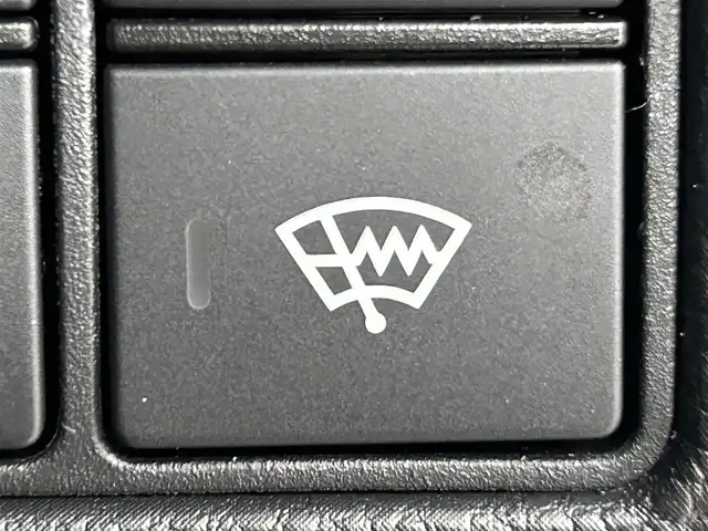 ホンダ ヴェゼル ハイブリッド e:HEV Z 道央・札幌 2024(令6)年 0.7万km プラチナホワイトパール ・４ＷＤ/・衝突軽減/・寒冷地仕様/・社外ディスプレイオーディオ/・BT/CD/USB/・バックカメラ/・ステアリングヒーター/・パワーバックドア/・ブレーキホールド/・ブラインドスポットモニター/・ハンドル支援/・パドルシフト/・ワイパーレベライザー/・アダプティブクルーズコントロール/・レーンキープアシスト/・ダウンヒルアシスト/・シートヒーター/・アイドリングストップ/・ダウンヒルアシスト/・LEDヘッドライト/・オートライト/・社外フロアマット/・革巻きステアリング/・パワーウィンドウ/・パワーステアリング/・ハーフレザーシート