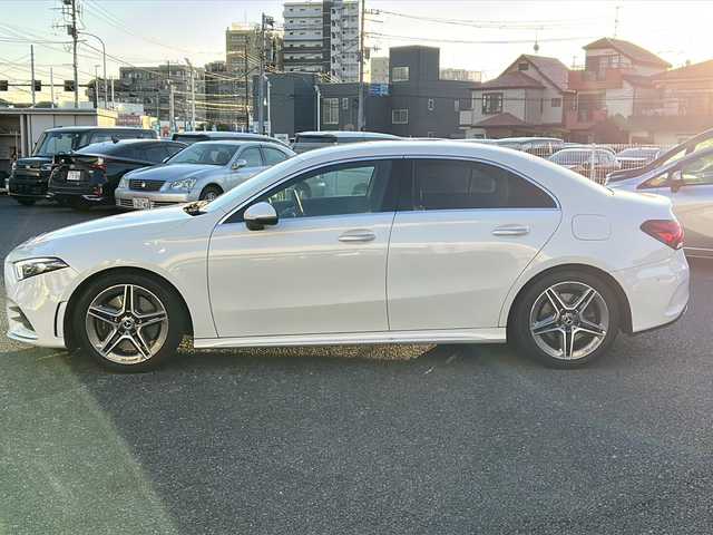 メルセデス・ベンツ Ａ２５０ 4MATIC AMGライン 東京都 2020(令2)年 1.5万km 白 ワンオーナー/メモリナビ/フルセグテレビ/バックカメラ（全方位）/クルーズコントロール/プッシュスタート/フロアマット純正/ETC2/0/パワーシート/LEDヘッドライト（純正）/アルミホイール純正/USB/ターボ/４WD/ドラレコ純正/シートヒーター/Bluetooth