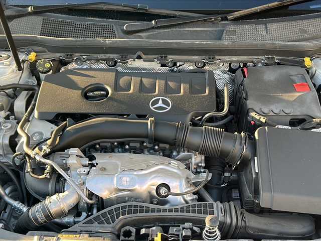 メルセデス・ベンツ Ａ２５０ 4MATIC AMGライン 東京都 2020(令2)年 1.5万km 白 ワンオーナー/メモリナビ/フルセグテレビ/バックカメラ（全方位）/クルーズコントロール/プッシュスタート/フロアマット純正/ETC2/0/パワーシート/LEDヘッドライト（純正）/アルミホイール純正/USB/ターボ/４WD/ドラレコ純正/シートヒーター/Bluetooth