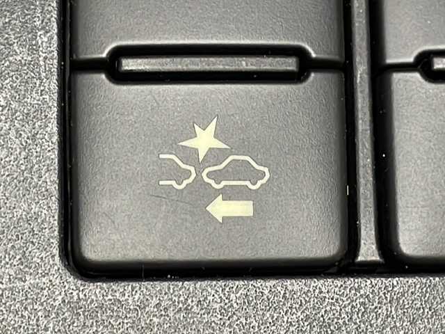 トヨタ シエンタ G クエロ 広島県 2017(平29)年 3.2万km クールボルドーガラスフレーク 純正ナビ　/両側パワースライドドア　/バックカメラ　/フルセグ　/コーナーセンサー　/レーンキープアシスト　/オーハイビーム　/オートライト　/LEDヘッドランプ　/衝突軽減ブレーキ　/フォグランプ　/ETC　/スマートキー/純正15インチアルミキャップ(185/60/R15)/エアバック（運転席/助手席）