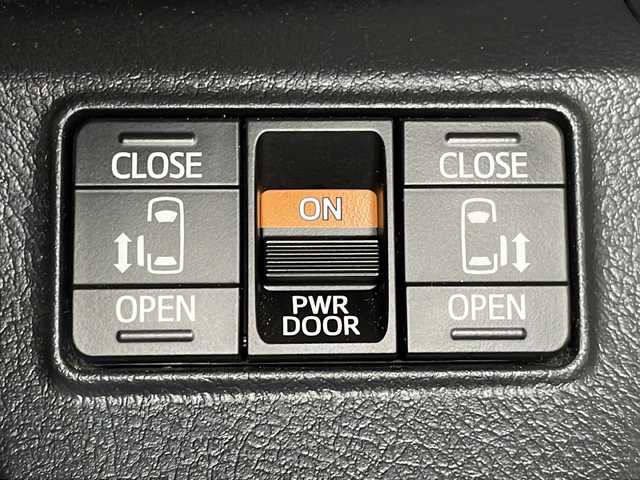 トヨタ シエンタ G クエロ 広島県 2017(平29)年 3.2万km クールボルドーガラスフレーク 純正ナビ　/両側パワースライドドア　/バックカメラ　/フルセグ　/コーナーセンサー　/レーンキープアシスト　/オーハイビーム　/オートライト　/LEDヘッドランプ　/衝突軽減ブレーキ　/フォグランプ　/ETC　/スマートキー/純正15インチアルミキャップ(185/60/R15)/エアバック（運転席/助手席）