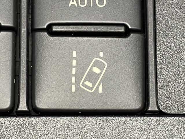 トヨタ シエンタ G クエロ 広島県 2017(平29)年 3.2万km クールボルドーガラスフレーク 純正ナビ　/両側パワースライドドア　/バックカメラ　/フルセグ　/コーナーセンサー　/レーンキープアシスト　/オーハイビーム　/オートライト　/LEDヘッドランプ　/衝突軽減ブレーキ　/フォグランプ　/ETC　/スマートキー/純正15インチアルミキャップ(185/60/R15)/エアバック（運転席/助手席）