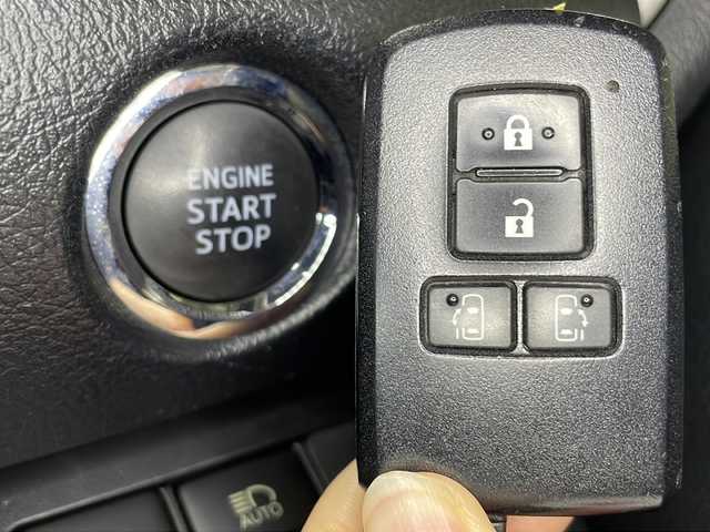 トヨタ シエンタ G クエロ 広島県 2017(平29)年 3.2万km クールボルドーガラスフレーク 純正ナビ　/両側パワースライドドア　/バックカメラ　/フルセグ　/コーナーセンサー　/レーンキープアシスト　/オーハイビーム　/オートライト　/LEDヘッドランプ　/衝突軽減ブレーキ　/フォグランプ　/ETC　/スマートキー/純正15インチアルミキャップ(185/60/R15)/エアバック（運転席/助手席）