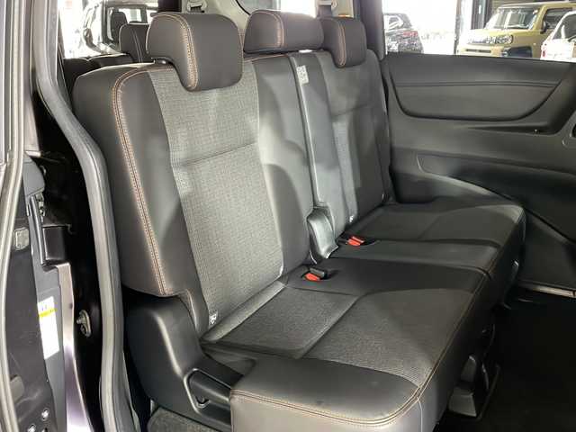 トヨタ シエンタ G クエロ 広島県 2017(平29)年 3.2万km クールボルドーガラスフレーク 純正ナビ　/両側パワースライドドア　/バックカメラ　/フルセグ　/コーナーセンサー　/レーンキープアシスト　/オーハイビーム　/オートライト　/LEDヘッドランプ　/衝突軽減ブレーキ　/フォグランプ　/ETC　/スマートキー/純正15インチアルミキャップ(185/60/R15)/エアバック（運転席/助手席）