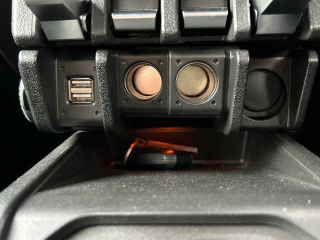 スズキ ジムニー シエラ JC 富山県 2021(令3)年 2.3万km ミディアムグレー 禁煙車/４ＷＤ/車種専用アルパインナビ/型式：X9NXL/【フルセグTV/Bluetooth/CD/DVD/SD/HDMI】/Carplay/AndoroidAuto/アルパインドイブレコーダー前後/プッシュスタート/スマートキー×２/クルーズコントロール/前席シートヒーター/ビルトインＥＴＣ/純正フロアマット/純正アルミホイール/室内LED照明/電動格納ミラー/LEDヘッドライト