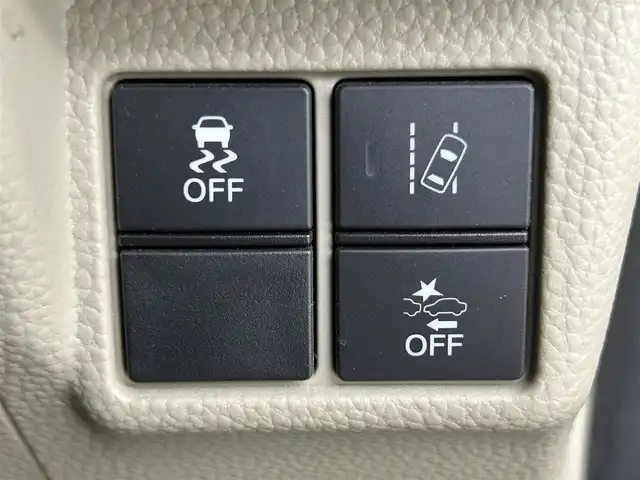 ホンダ Ｎ ＢＯＸ G L ホンダセンシング 道央・札幌 2019(平31)年 5.7万km プレミアムアイボリーパールⅡ ・４WD/・純正８インチＳＤナビ/・バックカメラ/・CD/DVD/BT/フルセグ/USB/SD/iPod/AUX/・純正エンジンスターター/・純正前方ドライブレコーダー/・ビルトインETC/・ホンダセンシング/・レーダークルーズコントロール/・レーンキープアシスト/・先行車発進お知らせ機能/・炉外逸脱抑制システム/・標識認識機能/・片側パワースライドドア/・ＬＥＤヘッドライト/・オートライト/・フォグランプ/・ECON/・積込純正AW冬タイヤ（23年製155/65/R14）/・ミラーヒーター/・ドアバイザー/・ステアリングスイッチ/・電動格納ウィンカーミラー/・保証書・取扱説明書/・スマートキー/・スペアキー