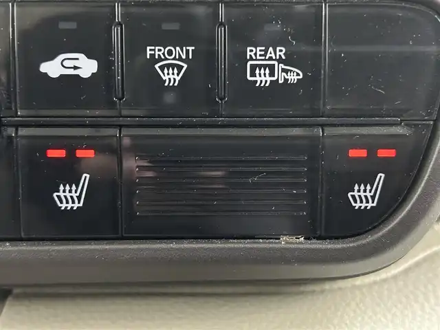 ホンダ Ｎ ＢＯＸ G L ホンダセンシング 道央・札幌 2019(平31)年 5.7万km プレミアムアイボリーパールⅡ ・４WD/・純正８インチＳＤナビ/・バックカメラ/・CD/DVD/BT/フルセグ/USB/SD/iPod/AUX/・純正エンジンスターター/・純正前方ドライブレコーダー/・ビルトインETC/・ホンダセンシング/・レーダークルーズコントロール/・レーンキープアシスト/・先行車発進お知らせ機能/・炉外逸脱抑制システム/・標識認識機能/・片側パワースライドドア/・ＬＥＤヘッドライト/・オートライト/・フォグランプ/・ECON/・積込純正AW冬タイヤ（23年製155/65/R14）/・ミラーヒーター/・ドアバイザー/・ステアリングスイッチ/・電動格納ウィンカーミラー/・保証書・取扱説明書/・スマートキー/・スペアキー