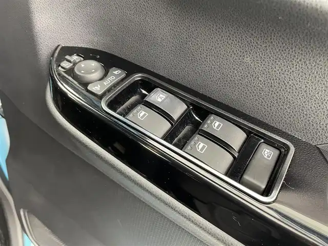 ダイハツ タント カスタム X スタイルセレクション 千葉県 2022(令4)年 3.4万km ターコイズブルーマイカメタリック 禁煙車/スマートアシストIII/・衝突回避支援ブレーキ機能/・衝突警報機能/・車線逸脱警報機能/・誤発進抑制制御機能/・先行者発進お知らせ機能/・前後コーナーセンサー/・オートハイビーム/両側パワースライドドア/純正メモリナビ/・型式:NMZK-W71D/・フルセグTV/・Bluetooth/CD/DVD/USB/MSV/アラウンドビューモニター/LEDオートライト/ハーフレザーシート/前席シートヒーター/ロングスライドシート/ミラクルオープンドア/純正14インチアルミホイール/ステアリングスイッチ/アイドリングストップ/プッシュスタート/スマートキー/スペアキー1本/取扱説明書