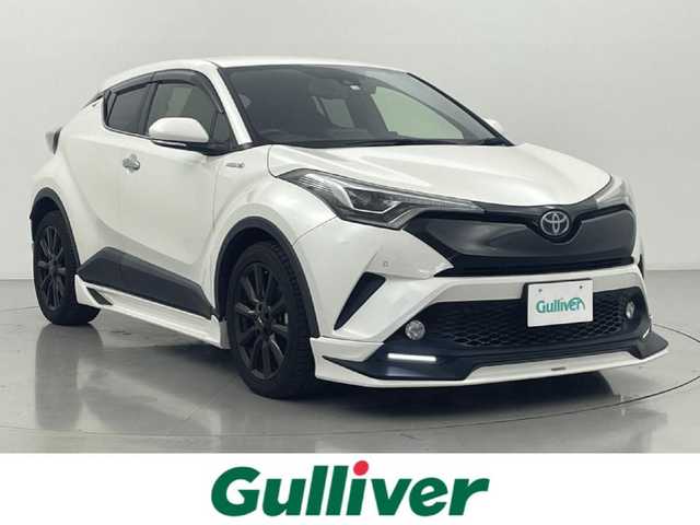 トヨタ Ｃ－ＨＲ G LEDエディション 熊本県 2018(平30)年 4万km ホワイトパールクリスタルシャイン TRDフルエアロ/純正ナビ(NSZT-Y66T)/(AM/FM/CD/DVD/BT/フルセグTV/SD)/トヨタセーフティーセンス/・プリクラッシュセーフティ/・レーンディパーチャーアラート/・レーダークルーズコントロール/・ブラインドスポットモニター/横滑り防止/バックカメラ/純正前方ドライブレコーダー（TZ-D004）/ビルトインETC/前席シートヒーター/前後クリアランスソナー/ハーフレザーシート/オートマチックブレーキホールド/電動格納ミラー/純正ドアバイザー/純正フロアマット/TRD18インチAW/オートライト/オートマチックハイビーム/フォグランプ/スマートキー/プッシュスタート