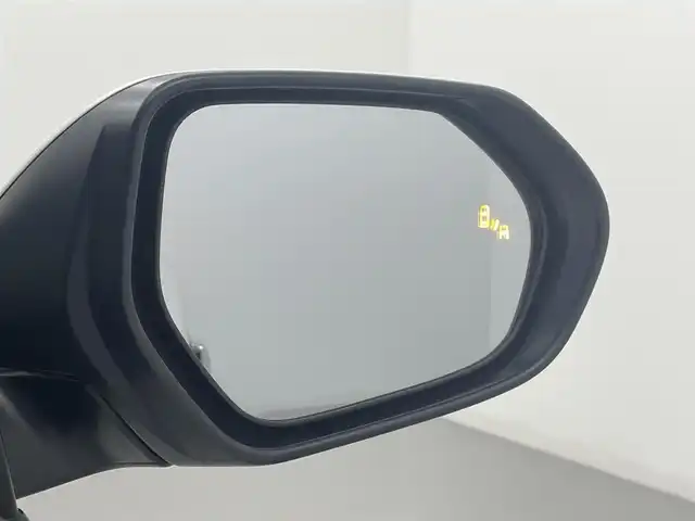 トヨタ Ｃ－ＨＲ G LEDエディション 熊本県 2018(平30)年 4万km ホワイトパールクリスタルシャイン TRDフルエアロ/純正ナビ(NSZT-Y66T)/(AM/FM/CD/DVD/BT/フルセグTV/SD)/トヨタセーフティーセンス/・プリクラッシュセーフティ/・レーンディパーチャーアラート/・レーダークルーズコントロール/・ブラインドスポットモニター/横滑り防止/バックカメラ/純正前方ドライブレコーダー（TZ-D004）/ビルトインETC/前席シートヒーター/前後クリアランスソナー/ハーフレザーシート/オートマチックブレーキホールド/電動格納ミラー/純正ドアバイザー/純正フロアマット/TRD18インチAW/オートライト/オートマチックハイビーム/フォグランプ/スマートキー/プッシュスタート