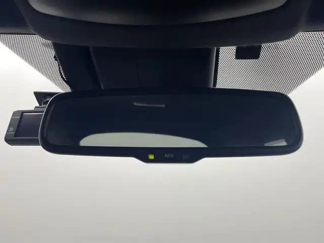 トヨタ Ｃ－ＨＲ G LEDエディション 熊本県 2018(平30)年 4万km ホワイトパールクリスタルシャイン TRDフルエアロ/純正ナビ(NSZT-Y66T)/(AM/FM/CD/DVD/BT/フルセグTV/SD)/トヨタセーフティーセンス/・プリクラッシュセーフティ/・レーンディパーチャーアラート/・レーダークルーズコントロール/・ブラインドスポットモニター/横滑り防止/バックカメラ/純正前方ドライブレコーダー（TZ-D004）/ビルトインETC/前席シートヒーター/前後クリアランスソナー/ハーフレザーシート/オートマチックブレーキホールド/電動格納ミラー/純正ドアバイザー/純正フロアマット/TRD18インチAW/オートライト/オートマチックハイビーム/フォグランプ/スマートキー/プッシュスタート