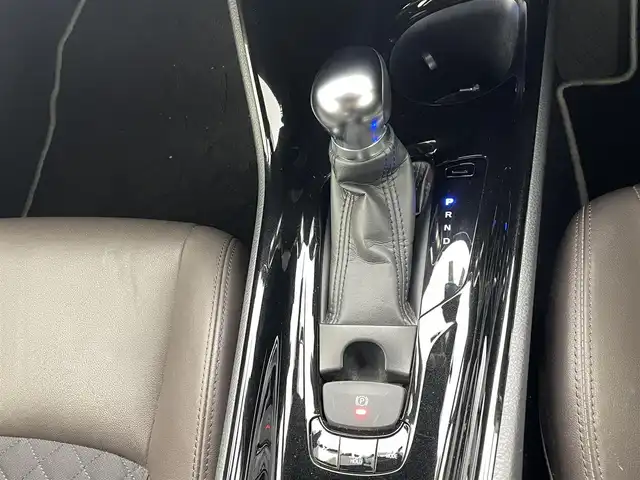 トヨタ Ｃ－ＨＲ G LEDエディション 熊本県 2018(平30)年 4万km ホワイトパールクリスタルシャイン TRDフルエアロ/純正ナビ(NSZT-Y66T)/(AM/FM/CD/DVD/BT/フルセグTV/SD)/トヨタセーフティーセンス/・プリクラッシュセーフティ/・レーンディパーチャーアラート/・レーダークルーズコントロール/・ブラインドスポットモニター/横滑り防止/バックカメラ/純正前方ドライブレコーダー（TZ-D004）/ビルトインETC/前席シートヒーター/前後クリアランスソナー/ハーフレザーシート/オートマチックブレーキホールド/電動格納ミラー/純正ドアバイザー/純正フロアマット/TRD18インチAW/オートライト/オートマチックハイビーム/フォグランプ/スマートキー/プッシュスタート