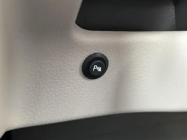 日産 デイズ X 熊本県 2014(平26)年 9.5万km ホワイトパール 純正ナビ/・AM/FM/CD/DVD/BT/USB/iPod/・フルセグTV/全周囲カメラ/・バック/サイド/ETC/前後コーナーセンサー/電動格納ミラー/・ウィンカーミラー/ハロゲンライト/・ヘッドライトレベライザー/アイドリングストップ/純正ドアバイザー/純正フロアマット/プッシュスタート/スマートキー