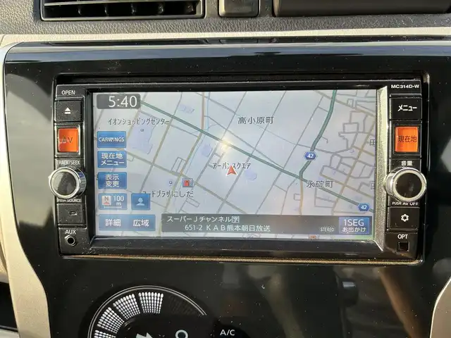 日産 デイズ X 熊本県 2014(平26)年 9.5万km ホワイトパール 純正ナビ/・AM/FM/CD/DVD/BT/USB/iPod/・フルセグTV/全周囲カメラ/・バック/サイド/ETC/前後コーナーセンサー/電動格納ミラー/・ウィンカーミラー/ハロゲンライト/・ヘッドライトレベライザー/アイドリングストップ/純正ドアバイザー/純正フロアマット/プッシュスタート/スマートキー