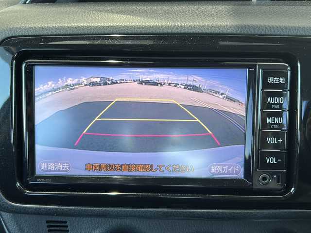 トヨタ ヴィッツ F 富山県 2017(平29)年 2.2万km スーパーホワイトⅡ 禁煙車/トヨタセーフティセンス/・レーンキープアシスト/・プリクラッシュセーフティ/・ハイビームアシスト/4WD/純正ナビ(CD/DVD/BT/TV)/バックカメラ/横滑り防止/寒冷地仕様/純正フロアマット/ドアバイザー/スペアキー/ウィンカーミラー/フォグランプ/保証書/取扱説明書