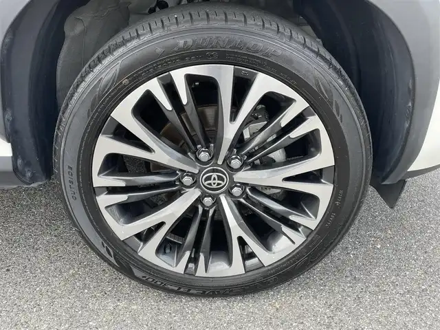 トヨタ ヤリスクロス ハイブリッド Z 鳥取県 2021(令3)年 4万km ホワイトパールクリスタルシャイン トヨタセーフティセンス/レーダークルーズ コントロール/純正ナビ/フルセグ/Bluetooth/Miracast/パノラミックビューモニター/ブラインドスポットモニター/スマートキー/プッシュスタート/ビルトインETC2.0/パワーバックドア/前後ドライブレコーダー /D席パワーシート /ブラウンレザー調コンビシート/前席シートヒーター/純正18AW/ABS/セキュリティアラーム/オートライト/オートマチックハイビーム/LEDヘッドライト＆LEDフォグ/W＆サイドエアバック/カーテンエアバック /電動パーキング