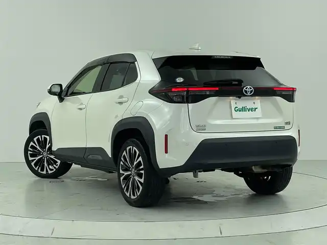 トヨタ ヤリスクロス ハイブリッド Z 大阪府 2021(令3)年 4万km ホワイトパールクリスタルシャイン トヨタセーフティーセンス/　・プリクラッシュセーフティ/　・レーントレーシングアシスト/　・ロードサインアシスト/　・先行車発進告知機能/　・パーキングサポートブレーキ/純正ディスプレイオーディオ（ナビ/Bluetooth）/フルセグTV/パノラミックビューモニター/レーダークルーズコントロール/LEDヘッドライト/フォグランプ/オートマチックハイビーム/ハーフレザーシート/パワーシート/シートヒーター/純正18インチアルミホイール/ブラインドスポットモニター/パワーバックドア/スマートキー/ETC2.0