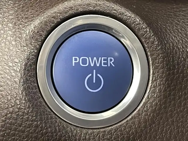 トヨタ ヤリスクロス ハイブリッド Z 大阪府 2021(令3)年 4万km ホワイトパールクリスタルシャイン トヨタセーフティーセンス/　・プリクラッシュセーフティ/　・レーントレーシングアシスト/　・ロードサインアシスト/　・先行車発進告知機能/　・パーキングサポートブレーキ/純正ディスプレイオーディオ（ナビ/Bluetooth）/フルセグTV/パノラミックビューモニター/レーダークルーズコントロール/LEDヘッドライト/フォグランプ/オートマチックハイビーム/ハーフレザーシート/パワーシート/シートヒーター/純正18インチアルミホイール/ブラインドスポットモニター/パワーバックドア/スマートキー/ETC2.0