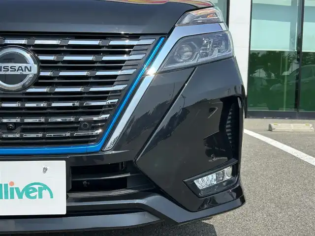 日産 セレナ e－パワー ハイウェイスター V 和歌山県 2020(令2)年 6.6万km ダイヤモンドブラック 純正ナビ/フリップダウンモニター/フルセグTV/アラウンドビューモニター/（BT/CD/DVD)/エマージェンシーブレーキ/プロパイロット/パーキングアシスト/横滑り防止装置/ドライブレコーダー/ビルトインETC/純正フロアマット/純正アルミホイール/LEDヘッドライト/フォグランプ/オートライト