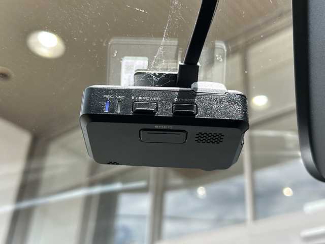 ダイハツ キャスト アクティバ X SAⅢ 静岡県 2018(平30)年 8.2万km レモンスカッシュクリスタルM 社外ディスプレイオーディオ/・CD/・DVD/・Bluetooth/・AM/・FM/主要装備/・スマートアシスト/・衝突軽減/・レーンキープ/・バックカメラ/・前方ドラレコ/・オートライト/・オートハイビーム/・ステアリングスイッチ/・純正フロアマット/・スマートキー/・プッシュスタート