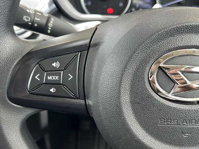 ダイハツ キャスト アクティバ X SAⅢ 静岡県 2018(平30)年 8.2万km レモンスカッシュクリスタルM 社外ディスプレイオーディオ/・CD/・DVD/・Bluetooth/・AM/・FM/主要装備/・スマートアシスト/・衝突軽減/・レーンキープ/・バックカメラ/・前方ドラレコ/・オートライト/・オートハイビーム/・ステアリングスイッチ/・純正フロアマット/・スマートキー/・プッシュスタート