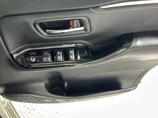 トヨタ エスクァイア Xi 沖縄県 2019(令1)年 3.9万km ホワイトパールクリスタルシャイン 禁煙車/県外仕入れ/スマートキー/両側パワースライド/社外８インチナビ/ＣＤ／ＤＶＤ／ＴＶ/Ｂｌｕｅｔｏｏｔｈ/社外１０．２インチフリップダウン/バックカメラ/社外レザー調シートカバー/トヨタセーフティーセンス/純正１５インチアルミ/前後ドライブレコーダー/LEDヘッドライト/フォグランプ/電動格納ミラー