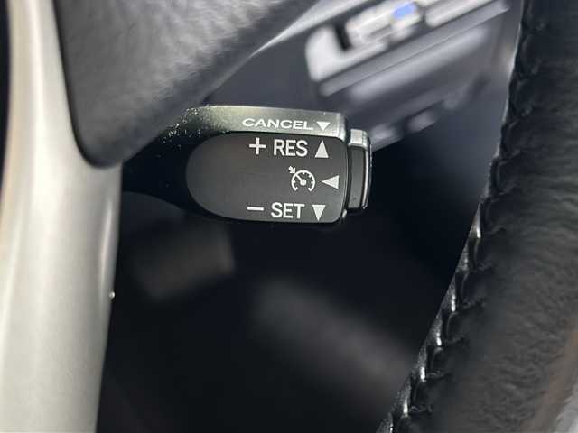 トヨタ エスクァイア Xi 沖縄県 2019(令1)年 3.9万km ホワイトパールクリスタルシャイン 禁煙車/県外仕入れ/スマートキー/両側パワースライド/社外８インチナビ/ＣＤ／ＤＶＤ／ＴＶ/Ｂｌｕｅｔｏｏｔｈ/社外１０．２インチフリップダウン/バックカメラ/社外レザー調シートカバー/トヨタセーフティーセンス/純正１５インチアルミ/前後ドライブレコーダー/LEDヘッドライト/フォグランプ/電動格納ミラー