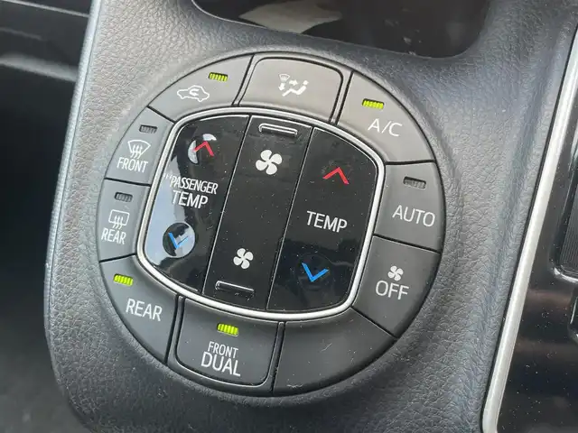 トヨタ ヴォクシー ZS 煌 千葉県 2016(平28)年 4.2万km ブラック 純正９インチナビ/トヨタセーフティセンス/両側パワースライドドア/フルセグＴＶ/バックカメラ/フリップダウンモニター/ビルトインＥＴＣ/ＬＥＤヘッドライト/オートライト/ＢＬＵＥＴＯＯＴＨ