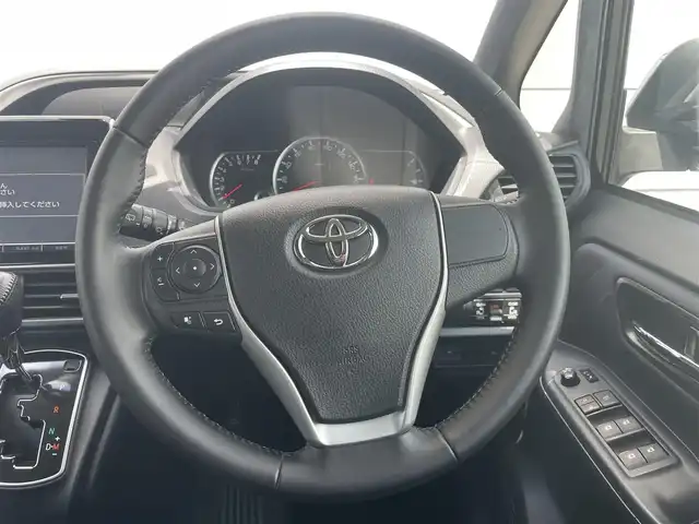 トヨタ ヴォクシー ZS 煌 千葉県 2016(平28)年 4.2万km ブラック 純正９インチナビ/トヨタセーフティセンス/両側パワースライドドア/フルセグＴＶ/バックカメラ/フリップダウンモニター/ビルトインＥＴＣ/ＬＥＤヘッドライト/オートライト/ＢＬＵＥＴＯＯＴＨ