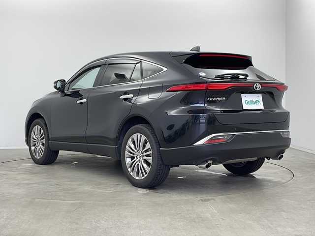 トヨタ ハリアー Z 新潟県 2023(令5)年 1.7万km プレシャスブラックパール 純正メーカーOPナビ/プリクラッシュセーフティ/レーダークルーズコントロール/レーンキープアシスト/ハーフレザー/パノラミックビューモニター/デジタルインナーミラー/パワーバックドア/ブラインドスポットモニター/ETC/オートライト/オートハイビーム/LEDヘッドライト/パワーシート