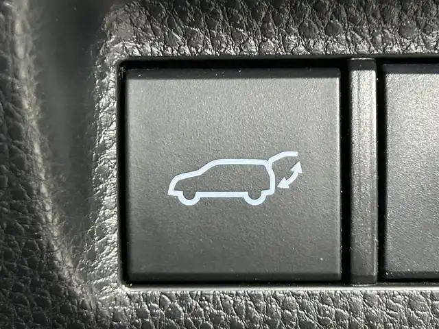 トヨタ ＲＡＶ４ G Zパッケージ 道央・札幌 2020(令2)年 3.8万km ホワイトパールクリスタルシャイン ・４WD/・純正SDナビ/・CD/DVD/SD/BT/・フルセグTV/・バックカメラ/・ビルトインETC2.0/・デジタルインナーミラー/・トヨタセーフティセンス/・プリクラッシュセーフティ/・レーンキープアシスト/・アダプティブクルーズコントロール/・クリアランスソナー/・ステアリングヒーター/・横滑り防止装置/・オートマチックハイビーム/・オートライト/・パワーバックドア/・D+N席シートヒーター/・D席パワーシート/・純正19インチAW/・純正フロアマット/・プッシュスタート/・スマートキー/・スペアキー/・保証書/・取扱説明書