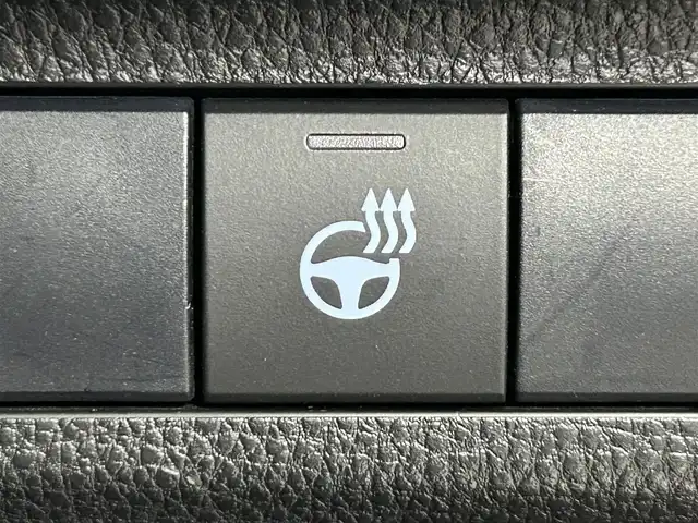 トヨタ ＲＡＶ４ G Zパッケージ 道央・札幌 2020(令2)年 3.8万km ホワイトパールクリスタルシャイン ・４WD/・純正SDナビ/・CD/DVD/SD/BT/・フルセグTV/・バックカメラ/・ビルトインETC2.0/・デジタルインナーミラー/・トヨタセーフティセンス/・プリクラッシュセーフティ/・レーンキープアシスト/・アダプティブクルーズコントロール/・クリアランスソナー/・ステアリングヒーター/・横滑り防止装置/・オートマチックハイビーム/・オートライト/・パワーバックドア/・D+N席シートヒーター/・D席パワーシート/・純正19インチAW/・純正フロアマット/・プッシュスタート/・スマートキー/・スペアキー/・保証書/・取扱説明書
