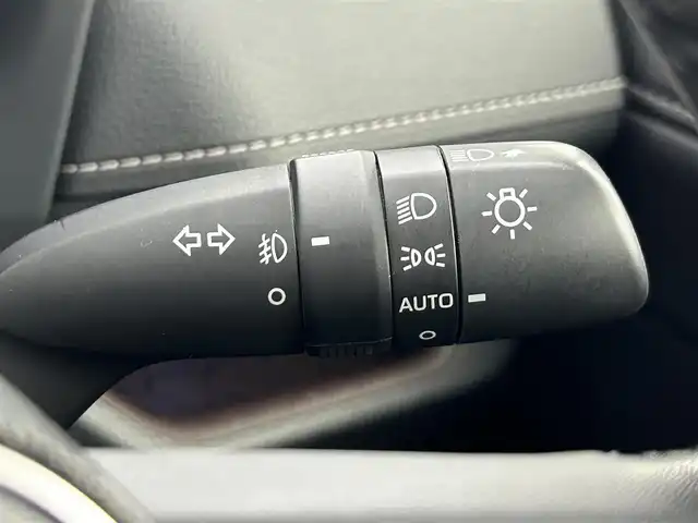 トヨタ ＲＡＶ４ G Zパッケージ 道央・札幌 2020(令2)年 3.8万km ホワイトパールクリスタルシャイン ・４WD/・純正SDナビ/・CD/DVD/SD/BT/・フルセグTV/・バックカメラ/・ビルトインETC2.0/・デジタルインナーミラー/・トヨタセーフティセンス/・プリクラッシュセーフティ/・レーンキープアシスト/・アダプティブクルーズコントロール/・クリアランスソナー/・ステアリングヒーター/・横滑り防止装置/・オートマチックハイビーム/・オートライト/・パワーバックドア/・D+N席シートヒーター/・D席パワーシート/・純正19インチAW/・純正フロアマット/・プッシュスタート/・スマートキー/・スペアキー/・保証書/・取扱説明書