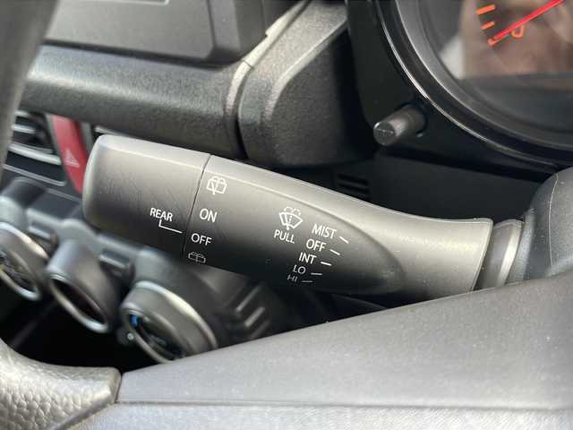 スズキ ジムニー XL 山口県 2023(令5)年 1.5万km ジャングルグリーン 5速MT/カロッツェリアナビ/Bluetooth/iPod/AUX/フルセグTV/ＭＩＤ１６インチアルミホイール×５本　/純正オプションレトログリル　/リフトアップサスペンション　/D/N席シートヒーター　/ルーフラック　/ＬＥＤヘッドライト　/ミラーヒーター　/純正フロアマット/レーンキープアシスト/ダウンヒルアシストコントロール/プッシュスタート