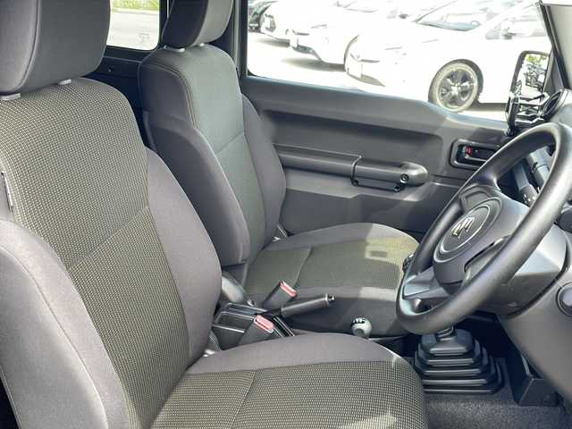 スズキ ジムニー XL 山口県 2023(令5)年 1.5万km ジャングルグリーン 5速MT/カロッツェリアナビ/Bluetooth/iPod/AUX/フルセグTV/ＭＩＤ１６インチアルミホイール×５本　/純正オプションレトログリル　/リフトアップサスペンション　/D/N席シートヒーター　/ルーフラック　/ＬＥＤヘッドライト　/ミラーヒーター　/純正フロアマット/レーンキープアシスト/ダウンヒルアシストコントロール/プッシュスタート