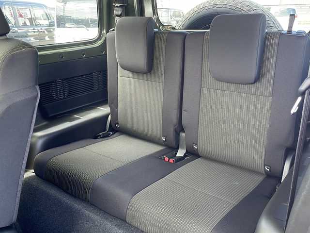 スズキ ジムニー XL 山口県 2023(令5)年 1.5万km ジャングルグリーン 5速MT/カロッツェリアナビ/Bluetooth/iPod/AUX/フルセグTV/ＭＩＤ１６インチアルミホイール×５本　/純正オプションレトログリル　/リフトアップサスペンション　/D/N席シートヒーター　/ルーフラック　/ＬＥＤヘッドライト　/ミラーヒーター　/純正フロアマット/レーンキープアシスト/ダウンヒルアシストコントロール/プッシュスタート