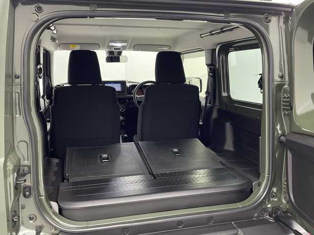 スズキ ジムニー XL 愛知県 2023(令5)年 1.5万km ジャングルグリーン 5速MT/リフトアップサスペンション/カロッツェリアナビ/・Bluetooth/フルセグTV/ＭＩＤ１６インチアルミホイール/純正オプションレトログリル　　/前席シートヒーター　/ルーフラック　/ＬＥＤヘッドライト　/ミラーヒーター　/純正フロアマット/レーンキープアシスト/ダウンヒルアシストコントロール/プッシュスタート