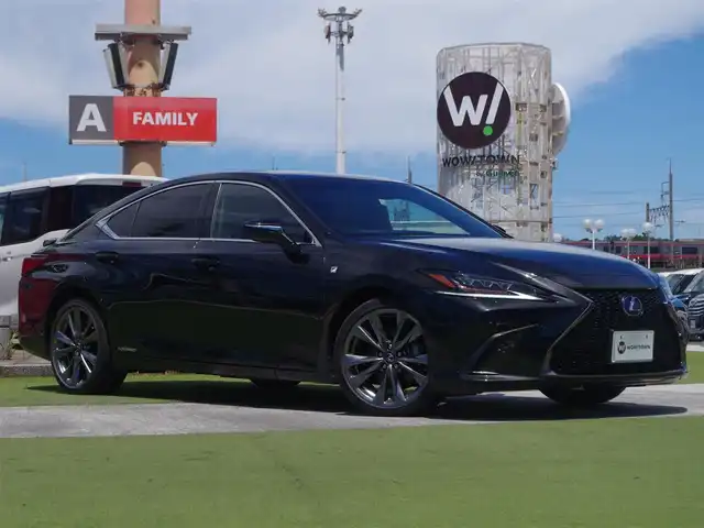 レクサス ＥＳ 300h Fスポーツ 千葉県 2019(令1)年 4.6万km グラファイトブラックガラスフレーク 235/40R19/Lexus Safety System+/・プリクラッシュセーフティ/・レーンディパーチャーアラート/・オートハイビーム/・ブラインドスポットモニター/・RCTA（リヤクロストラフィックアラート）/ムーンルーフ/パワートランクリッド/ブラックレザーシート/前席パワーシート/エアシート/シートヒーター/マークレビンソン/純正SDナビ/地デジTV/【DVD/CD再生機能　Bluetooth接続】/バックカメラ/ドライブレコーダー/革巻きステアリング/ステアリングスイッチ/パドルシフト/ETC（2.0）/3眼LEDヘッドライト/フォグライト/ウインカーミラー/クリアランスソナー/純正19インチアルミホイル/サイド/カーテン/ニーエアバッグ/スマートキー