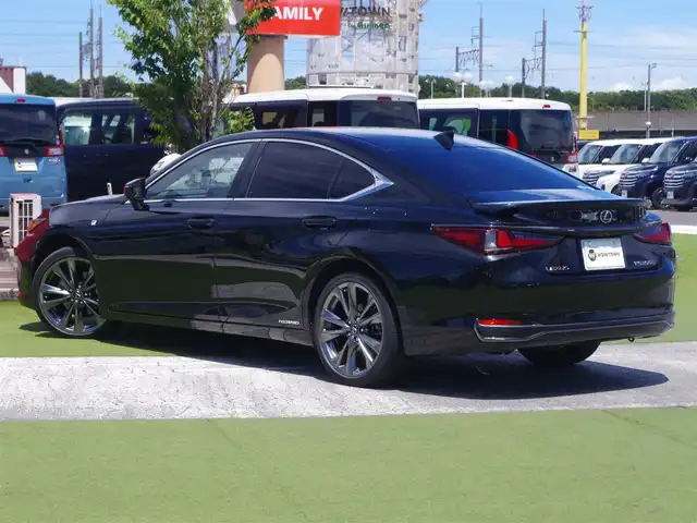 レクサス ＥＳ 300h Fスポーツ 千葉県 2019(令1)年 4.6万km グラファイトブラックガラスフレーク 235/40R19/Lexus Safety System+/・プリクラッシュセーフティ/・レーンディパーチャーアラート/・オートハイビーム/・ブラインドスポットモニター/・RCTA（リヤクロストラフィックアラート）/ムーンルーフ/パワートランクリッド/ブラックレザーシート/前席パワーシート/エアシート/シートヒーター/マークレビンソン/純正SDナビ/地デジTV/【DVD/CD再生機能　Bluetooth接続】/バックカメラ/ドライブレコーダー/革巻きステアリング/ステアリングスイッチ/パドルシフト/ETC（2.0）/3眼LEDヘッドライト/フォグライト/ウインカーミラー/クリアランスソナー/純正19インチアルミホイル/サイド/カーテン/ニーエアバッグ/スマートキー