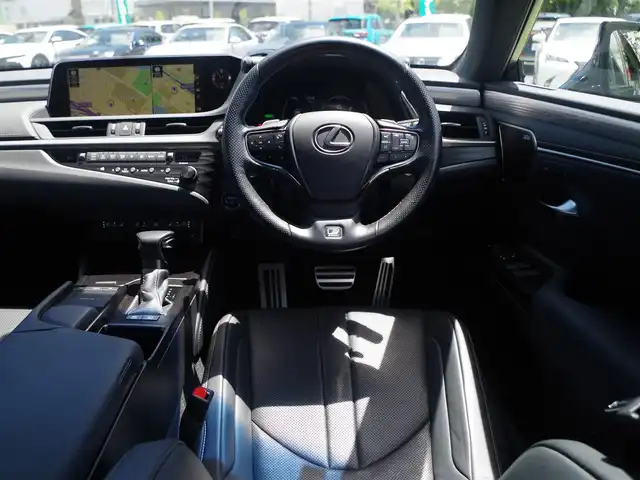 レクサス ＥＳ 300h Fスポーツ 千葉県 2019(令1)年 4.6万km グラファイトブラックガラスフレーク 235/40R19/Lexus Safety System+/・プリクラッシュセーフティ/・レーンディパーチャーアラート/・オートハイビーム/・ブラインドスポットモニター/・RCTA（リヤクロストラフィックアラート）/ムーンルーフ/パワートランクリッド/ブラックレザーシート/前席パワーシート/エアシート/シートヒーター/マークレビンソン/純正SDナビ/地デジTV/【DVD/CD再生機能　Bluetooth接続】/バックカメラ/ドライブレコーダー/革巻きステアリング/ステアリングスイッチ/パドルシフト/ETC（2.0）/3眼LEDヘッドライト/フォグライト/ウインカーミラー/クリアランスソナー/純正19インチアルミホイル/サイド/カーテン/ニーエアバッグ/スマートキー