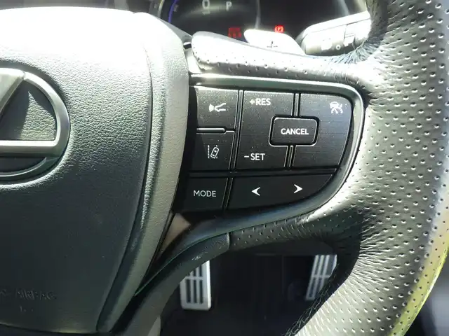 レクサス ＥＳ 300h Fスポーツ 千葉県 2019(令1)年 4.6万km グラファイトブラックガラスフレーク 235/40R19/Lexus Safety System+/・プリクラッシュセーフティ/・レーンディパーチャーアラート/・オートハイビーム/・ブラインドスポットモニター/・RCTA（リヤクロストラフィックアラート）/ムーンルーフ/パワートランクリッド/ブラックレザーシート/前席パワーシート/エアシート/シートヒーター/マークレビンソン/純正SDナビ/地デジTV/【DVD/CD再生機能　Bluetooth接続】/バックカメラ/ドライブレコーダー/革巻きステアリング/ステアリングスイッチ/パドルシフト/ETC（2.0）/3眼LEDヘッドライト/フォグライト/ウインカーミラー/クリアランスソナー/純正19インチアルミホイル/サイド/カーテン/ニーエアバッグ/スマートキー