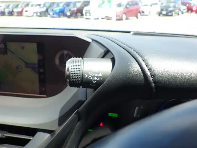 レクサス ＥＳ 300h Fスポーツ 千葉県 2019(令1)年 4.6万km グラファイトブラックガラスフレーク 235/40R19/Lexus Safety System+/・プリクラッシュセーフティ/・レーンディパーチャーアラート/・オートハイビーム/・ブラインドスポットモニター/・RCTA（リヤクロストラフィックアラート）/ムーンルーフ/パワートランクリッド/ブラックレザーシート/前席パワーシート/エアシート/シートヒーター/マークレビンソン/純正SDナビ/地デジTV/【DVD/CD再生機能　Bluetooth接続】/バックカメラ/ドライブレコーダー/革巻きステアリング/ステアリングスイッチ/パドルシフト/ETC（2.0）/3眼LEDヘッドライト/フォグライト/ウインカーミラー/クリアランスソナー/純正19インチアルミホイル/サイド/カーテン/ニーエアバッグ/スマートキー